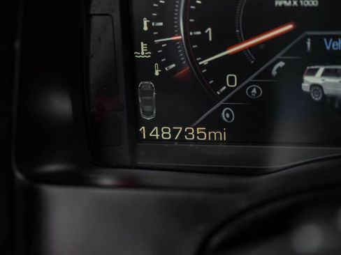 Used 2015 Cadillac Escalade Luxury image 19