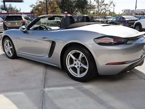 Used 2023 Porsche 718 Boxster image 6