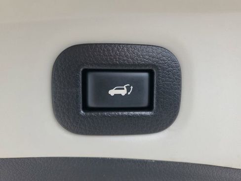 Used 2015 Nissan Rogue SV w/ SV Premium Package image 11