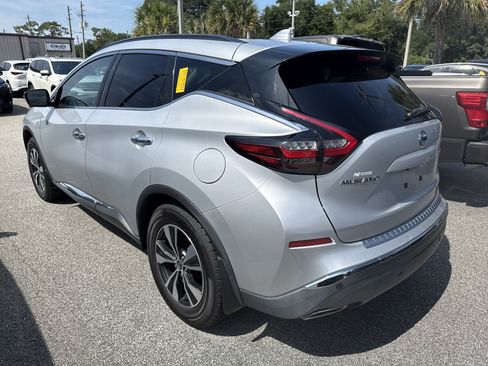 Used 2020 Nissan Murano SV w/ Premium Package FWD image 3