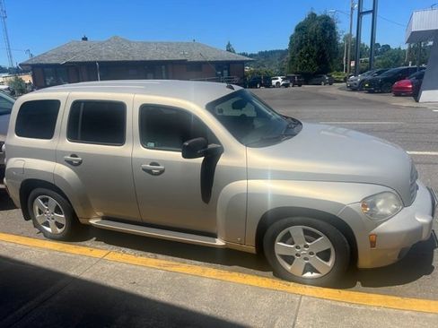 Used 2009 Chevrolet HHR LS FWD image 2