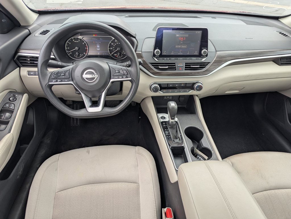 Used 2025 Nissan Altima 2.5 SV FWD image 26