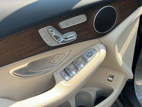 Used 2022 Mercedes-Benz GLC 300 4MATIC image 21