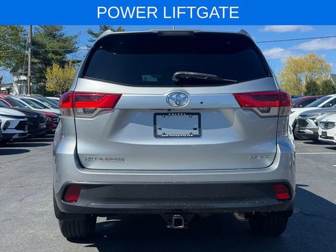 Used 2017 Toyota Highlander SE AWD/4WD image 11