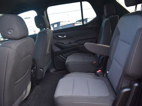 Used 2023 Chevrolet Traverse LT image 20
