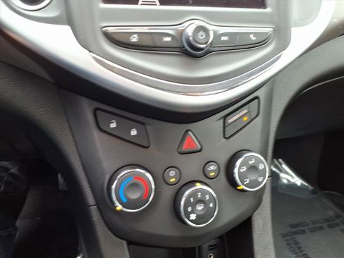 Used 2020 Chevrolet Sonic LT image 11