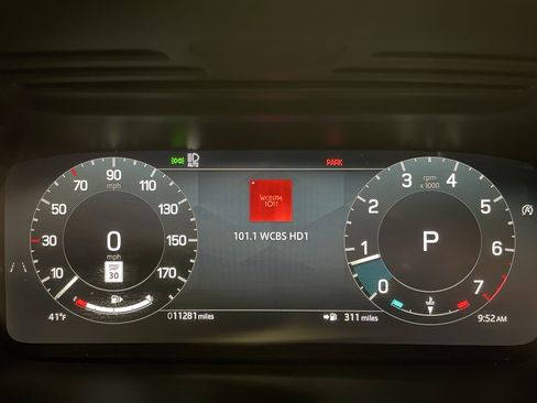 Certified 2024 Land Rover Discovery Sport S image 24