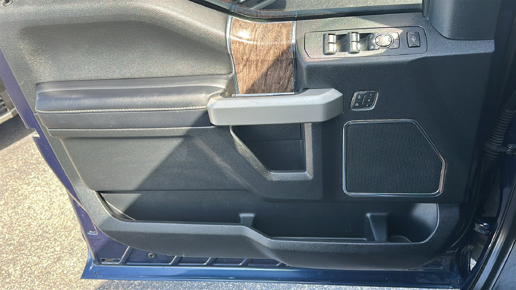 Used 2019 Ford F250 Lariat w/ Lariat Ultimate Package AWD/4WD image 22