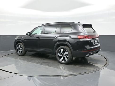 New 2026 Volkswagen Atlas SE image 2