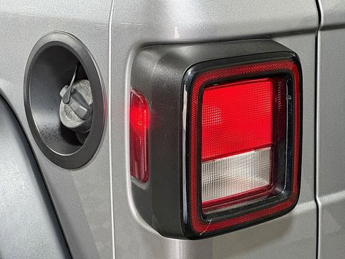 Used 2020 Jeep Wrangler Unlimited Sport S image 22