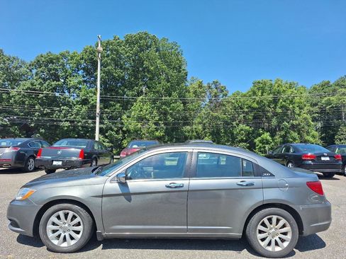 Used 2013 Chrysler 200 Limited w/ Sun/Sound Group FWD image 5