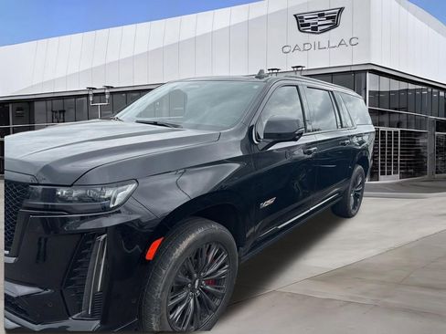Used 2023 Cadillac Escalade ESV V w/ LPO, ONYX Package AWD/4WD image 4