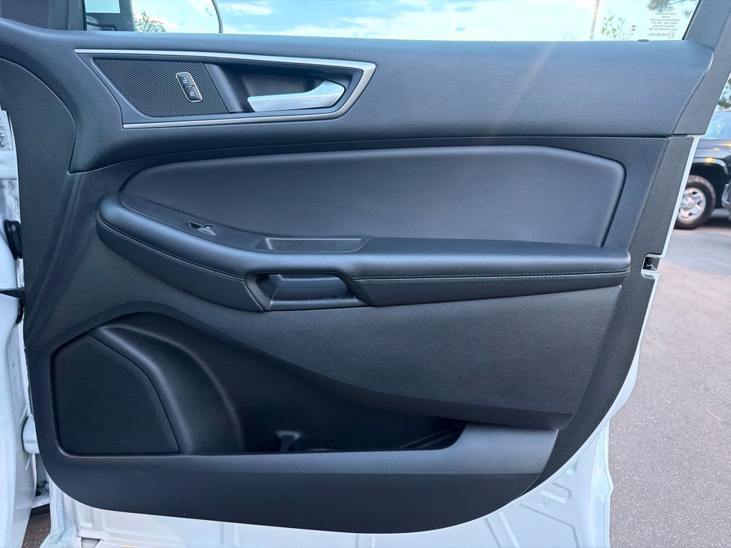 Used 2024 Ford Edge SEL AWD/4WD image 10
