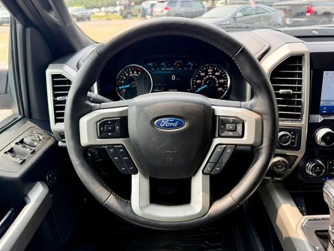 Used 2019 Ford F150 Lariat w/ Equipment Group 502A Luxury AWD/4WD image 16