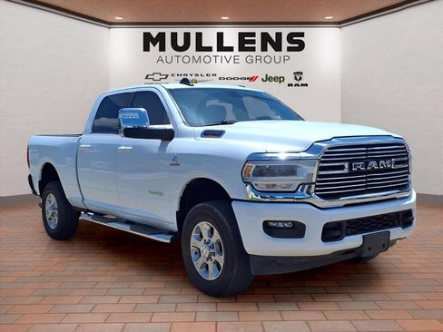 Used 2024 RAM 2500 Laramie AWD/4WD image 3