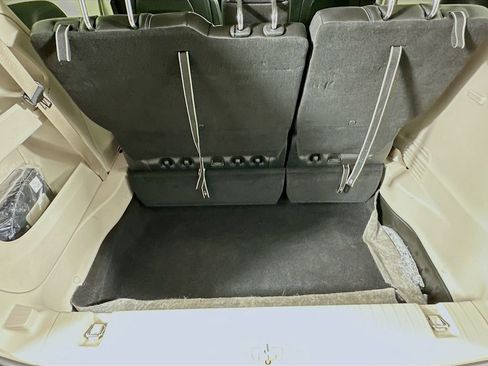 Certified 2024 Chrysler Pacifica Touring-L image 35