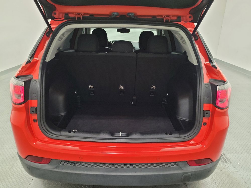 Used 2018 Jeep Compass Sport w/ Tech Group FWD image 29