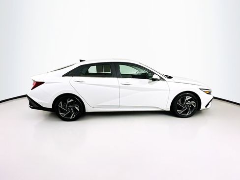 Certified 2024 Hyundai Elantra Limited image 8