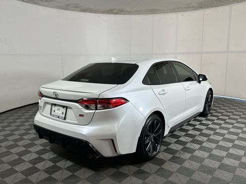 Used 2025 Toyota Corolla SE FWD image 3