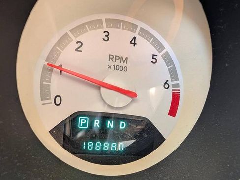 Used 2009 Dodge Avenger R/T FWD image 37