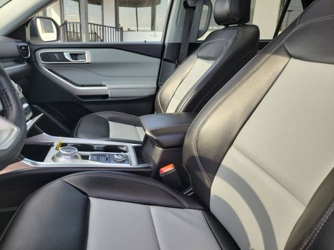 Used 2023 Ford Explorer XLT w/ Equipment Group 202A image 22