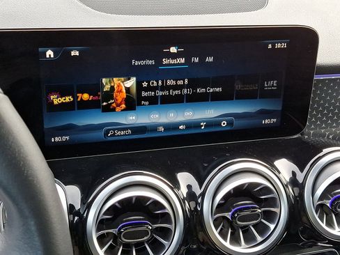 Certified 2024 Mercedes-Benz GLB 250 4MATIC image 17