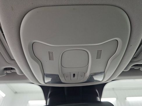 Used 2018 Jeep Renegade Trailhawk w/ Cold Weather Group II image 20