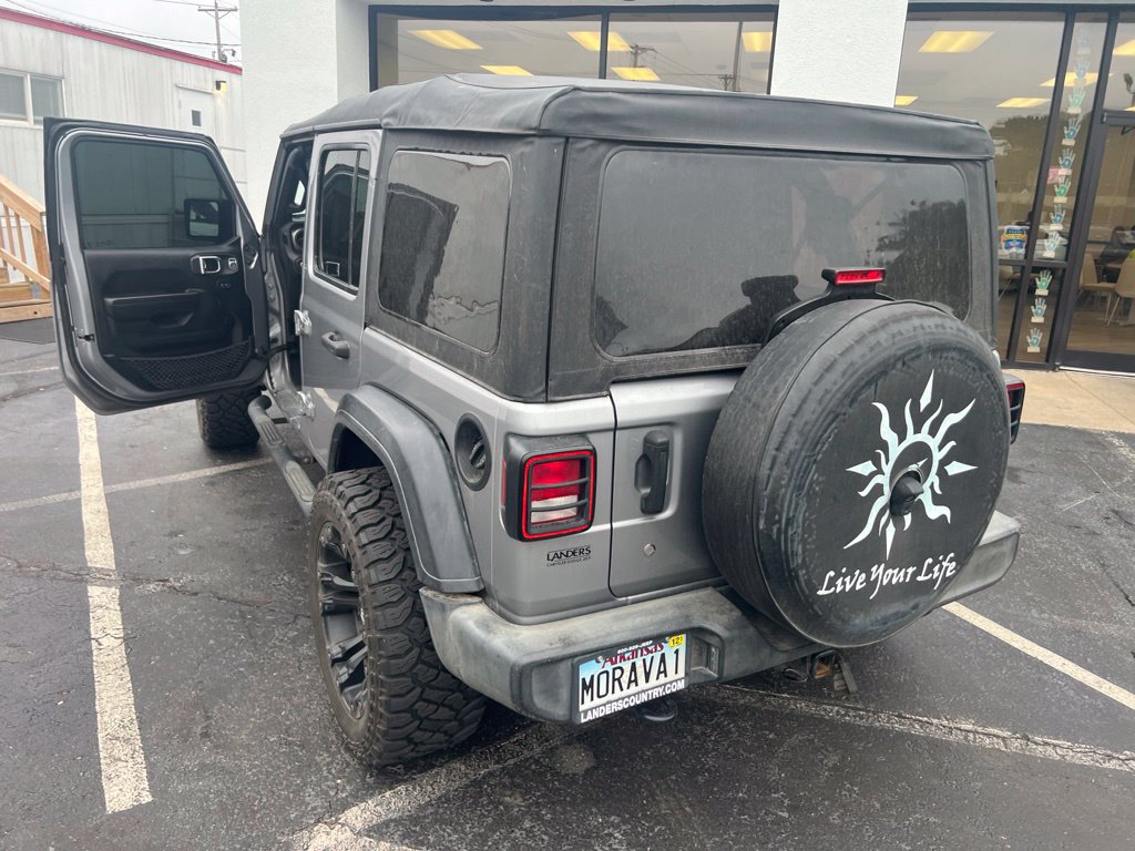 Used 2019 Jeep Wrangler Unlimited Sport S AWD/4WD image 3