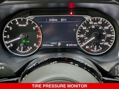Used 2023 Nissan Rogue SV AWD/4WD image 19
