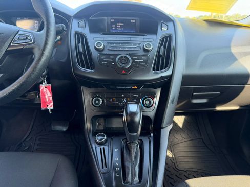 Used 2016 Ford Focus SE FWD image 20