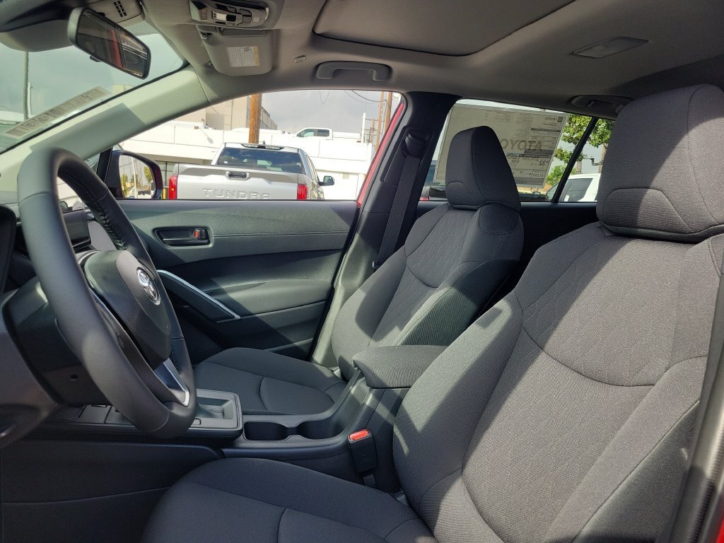 New 2026 Toyota Corolla Cross LE w/ Moonroof Package FWD image 17
