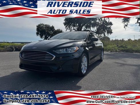 Used 2019 Ford Fusion SE FWD image 1