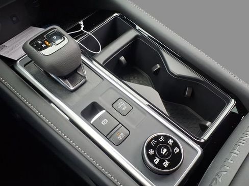 New 2026 Nissan Pathfinder SL AWD/4WD image 24