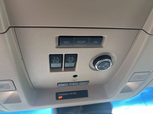 Used 2018 GMC Yukon Denali w/ Open Road Package image 13