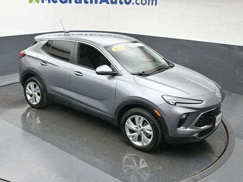 Used 2025 Buick Encore GX Preferred AWD/4WD image 3