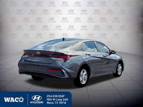New 2026 Hyundai Elantra SE image 8
