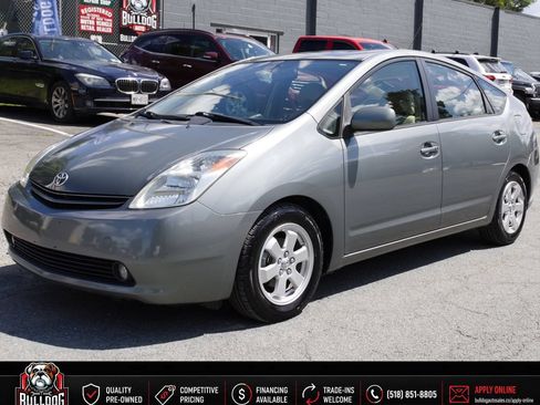 Used 2005 Toyota Prius FWD image 1