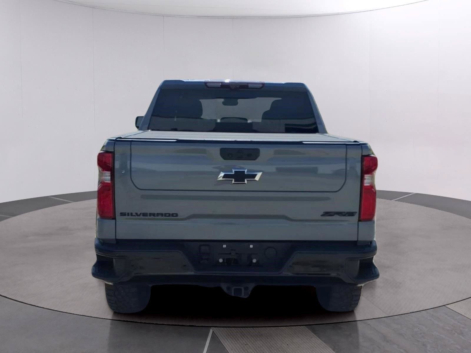 Used 2024 Chevrolet Silverado 1500 ZR2 w/ Technology Package AWD/4WD image 4