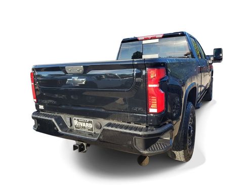 Used 2024 Chevrolet Silverado 2500 LTZ w/ LTZ Plus Package AWD/4WD image 4