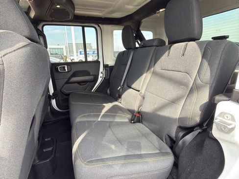 Used 2025 Jeep Wrangler Unlimited Sahara w/ Safety Group image 18