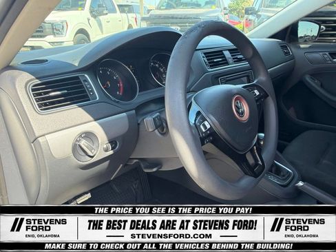 Used 2016 Volkswagen Jetta SE FWD image 20