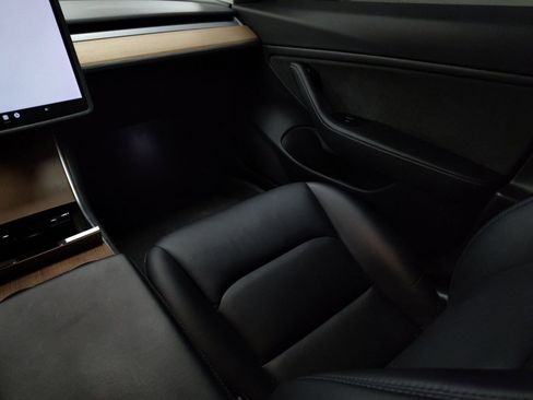 Used 2018 Tesla Model 3 Long Range image 24