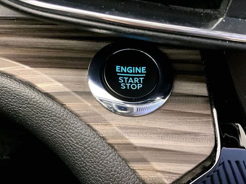 Used 2022 Ford Explorer Limited image 34