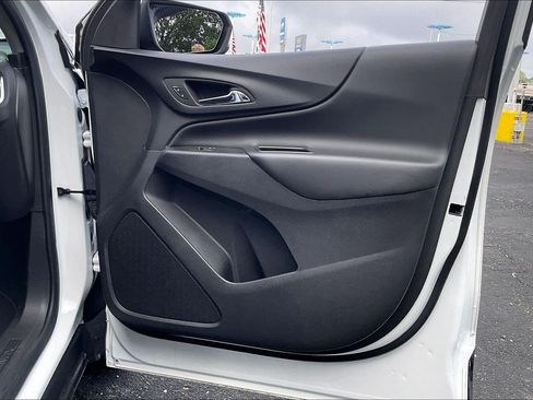 Used 2024 Chevrolet Equinox LT FWD image 26