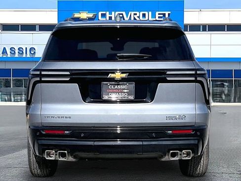 New 2026 Chevrolet Traverse High Country w/ LPO, Floor Liner Package image 4