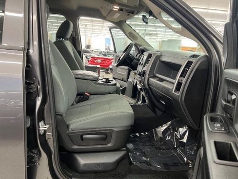 Used 2019 RAM 1500 Express w/ Express Value Package AWD/4WD image 23