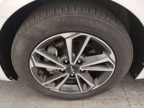 Used 2022 Kia Forte LXS FWD image 31