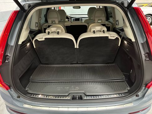 Used 2023 Volvo XC90 B5 Core w/ Protection Package Premier image 13