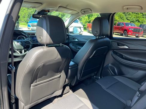 Used 2021 Buick Encore GX Preferred w/ Cold Weather Comfort Package FWD image 17
