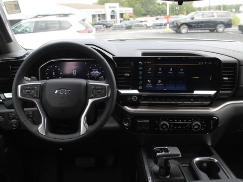 New 2026 Chevrolet Silverado 1500 RST w/ Redline Edition AWD/4WD image 14